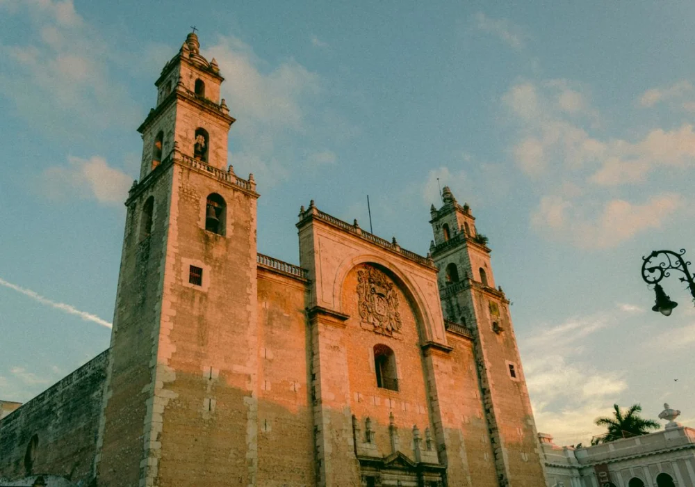 Mérida vs. la Riviera Maya: por qué elegir el centro de Yucatán para tu próximo viaje