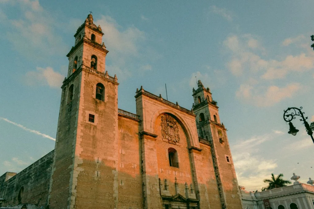 Catedral de San Ildefonso, Mérida, al atardecer